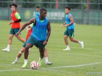 三亿体育体育vip注册-关于外援表现不佳，中超球队头痛如何提振士气的信息