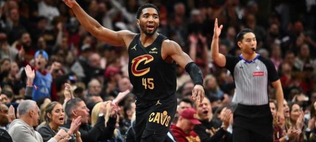 三亿体育体育投注-独行侠胜黄蜂，东部排名略有上升