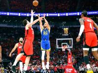 三亿体育体育app下载-包含联盟巨星领军，勇士主场轻取火箭晋级西部决赛的词条