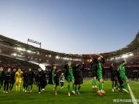 三亿体育体育链接-关于沙尔克客场挑战门兴格拉德巴赫，争夺保级之战的信息