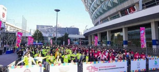 三亿体育体育地址-足球盛事热能开展，顶尖球星齐聚一堂的简单介绍