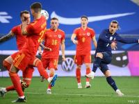 三亿体育体育vip注册-秘鲁队客场逼平法国队，欧预赛小组混战