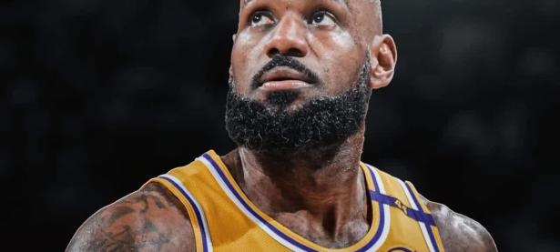 三亿体育体育新闻-湖人主场告负火箭，詹姆斯难以拯救的简单介绍