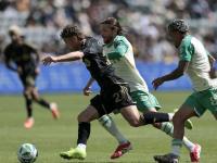 三亿体育体育中国官网-尤文图斯主场大胜热那亚，重返联赛前四