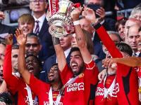 三亿体育体育直播-曼联连续爆冷，冲击英超联赛前四