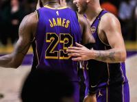 三亿体育体育教练-斯旺西城客场获胜，詹姆斯传射带领球队