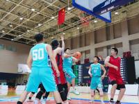 三亿体育体育官方登录入口-双方球队鏖战，篮球比赛悬念重重