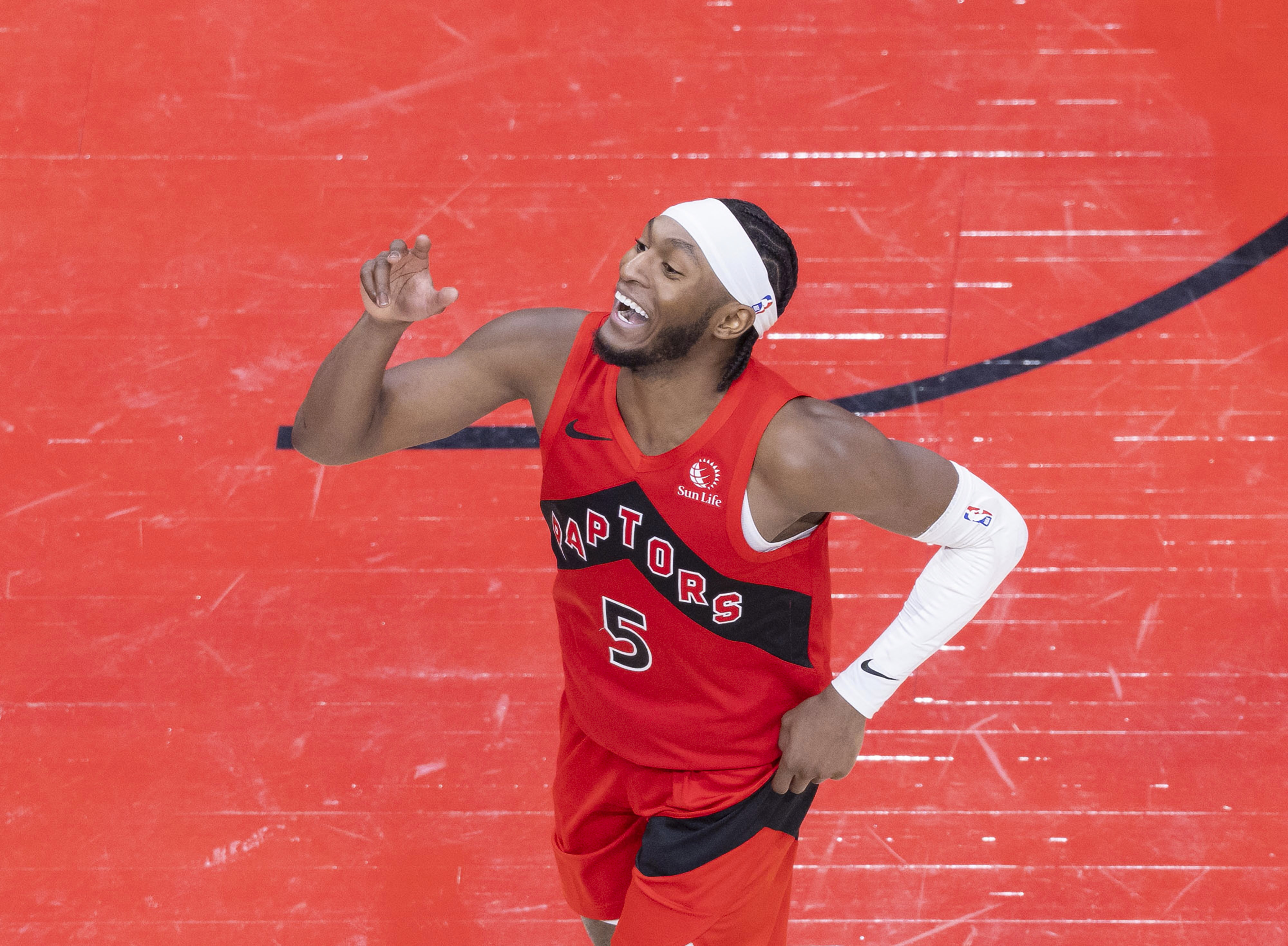 猛龙防守卓越，击败湖人赢得比赛