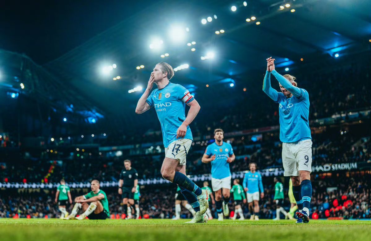 曼城官方宣布续约斯特林，球迷沸腾欢呼