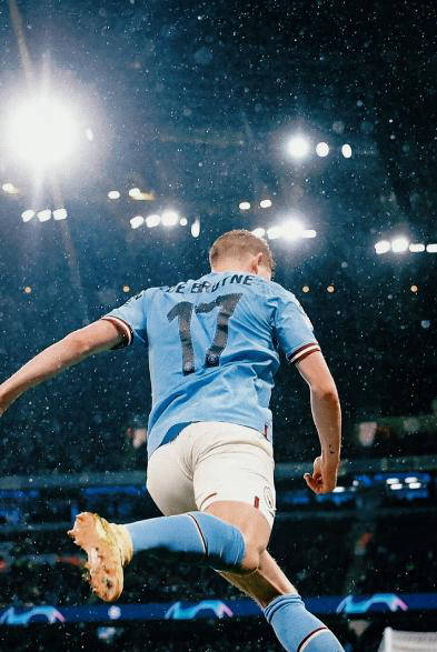 曼城官方宣布续约斯特林，球迷沸腾欢呼