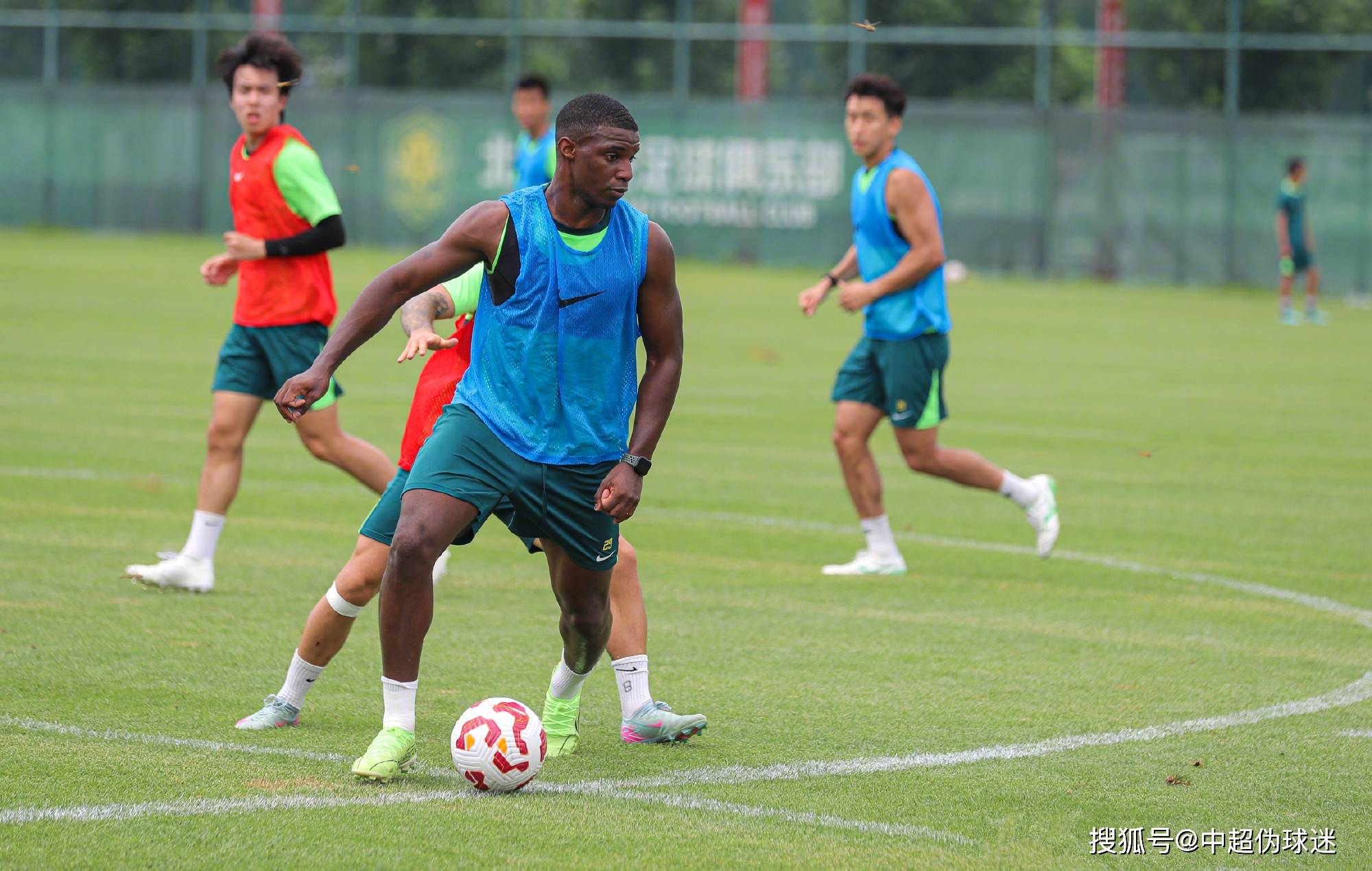 关于外援表现不佳，中超球队头痛如何提振士气的信息