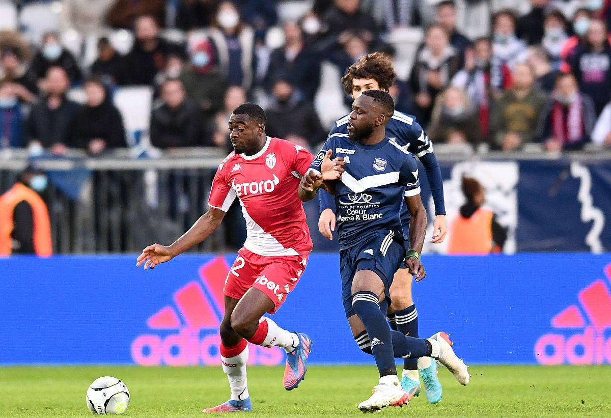 包含摩纳哥队客场失利，排名有所下滑的词条