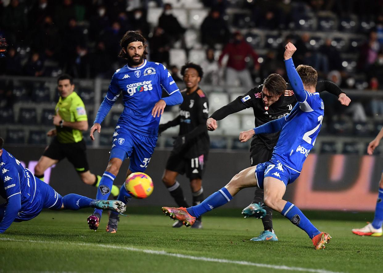 莱斯特城球员突然宣布退役，球迷为他们送上祝福的简单介绍