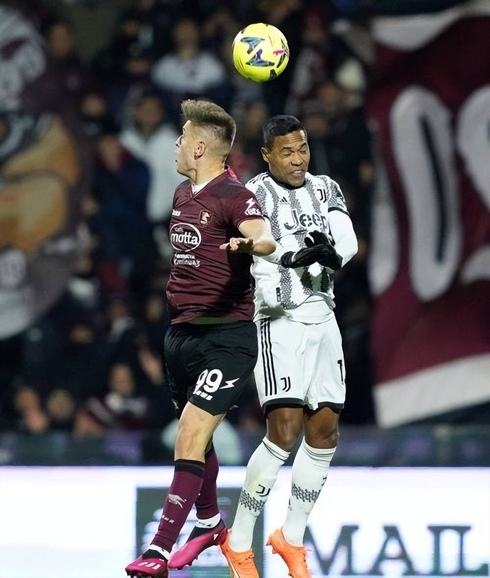 国米面对阿贾克斯,双方球员发挥亮眼的简单介绍 国米面对阿贾克斯,双方球员发挥亮眼的简单介绍