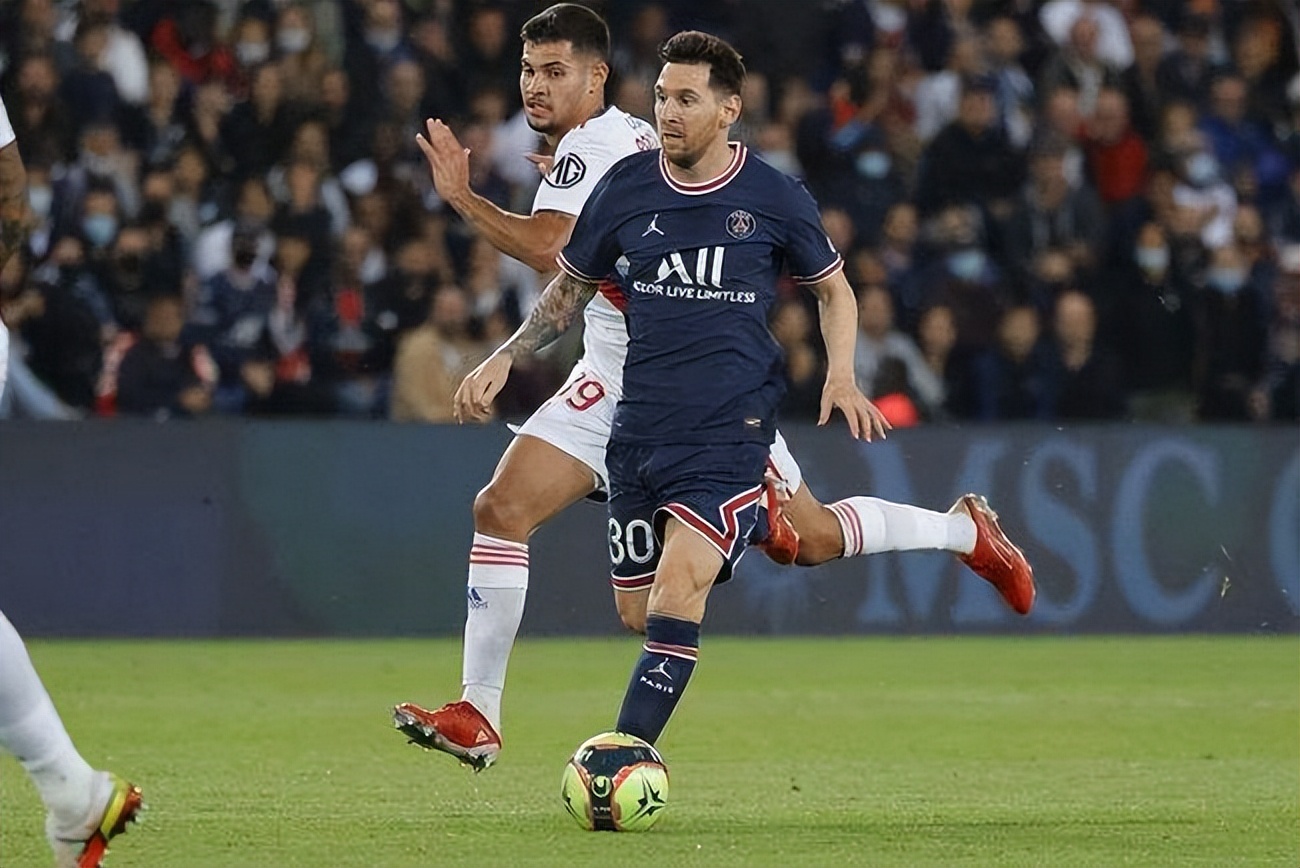 里昂客场逆转战平蒙彼利埃，保持不败纪录