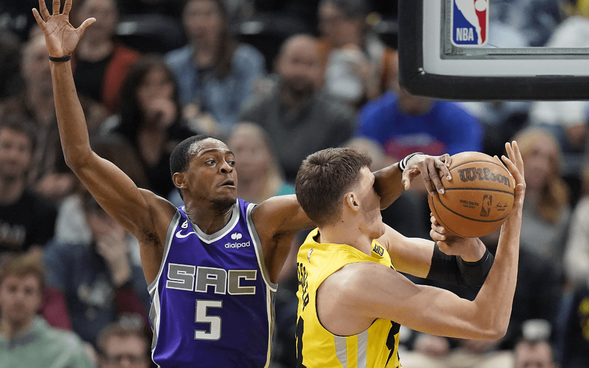 关于爵士球队遭逢挑战，积分暂居西部前五的信息