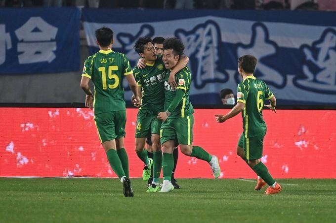 国安客场战平恒大，表现稳健保持不败