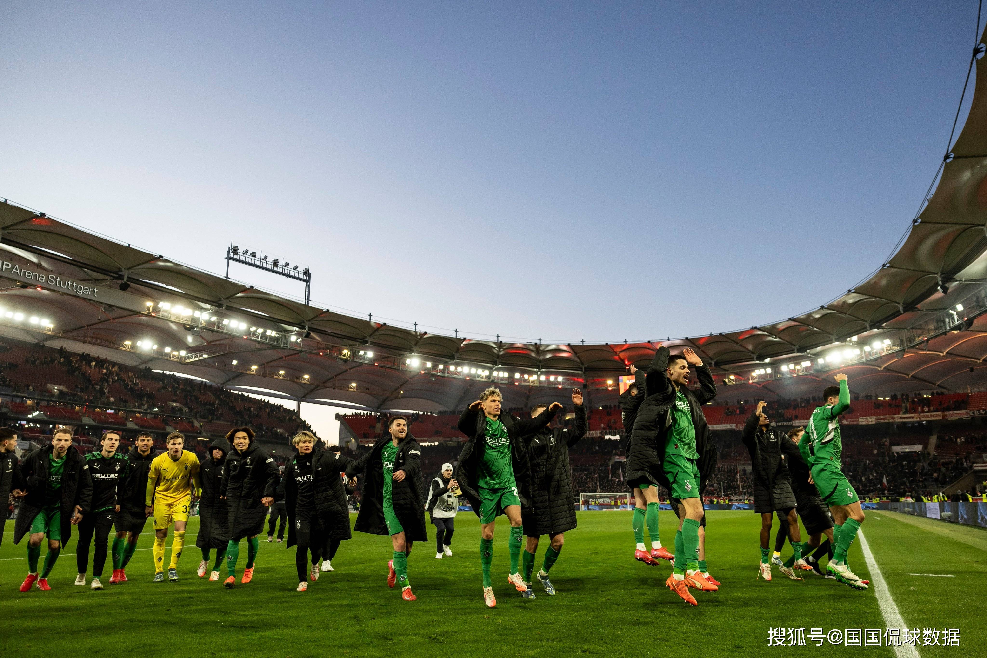 关于沙尔克客场挑战门兴格拉德巴赫，争夺保级之战的信息