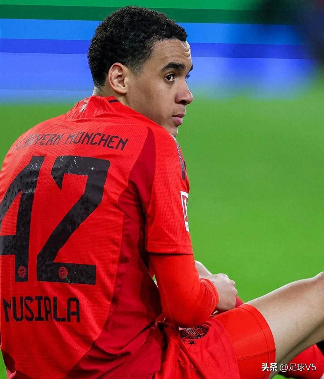 关于拜仁中场意外伤退，球队实力受损的信息