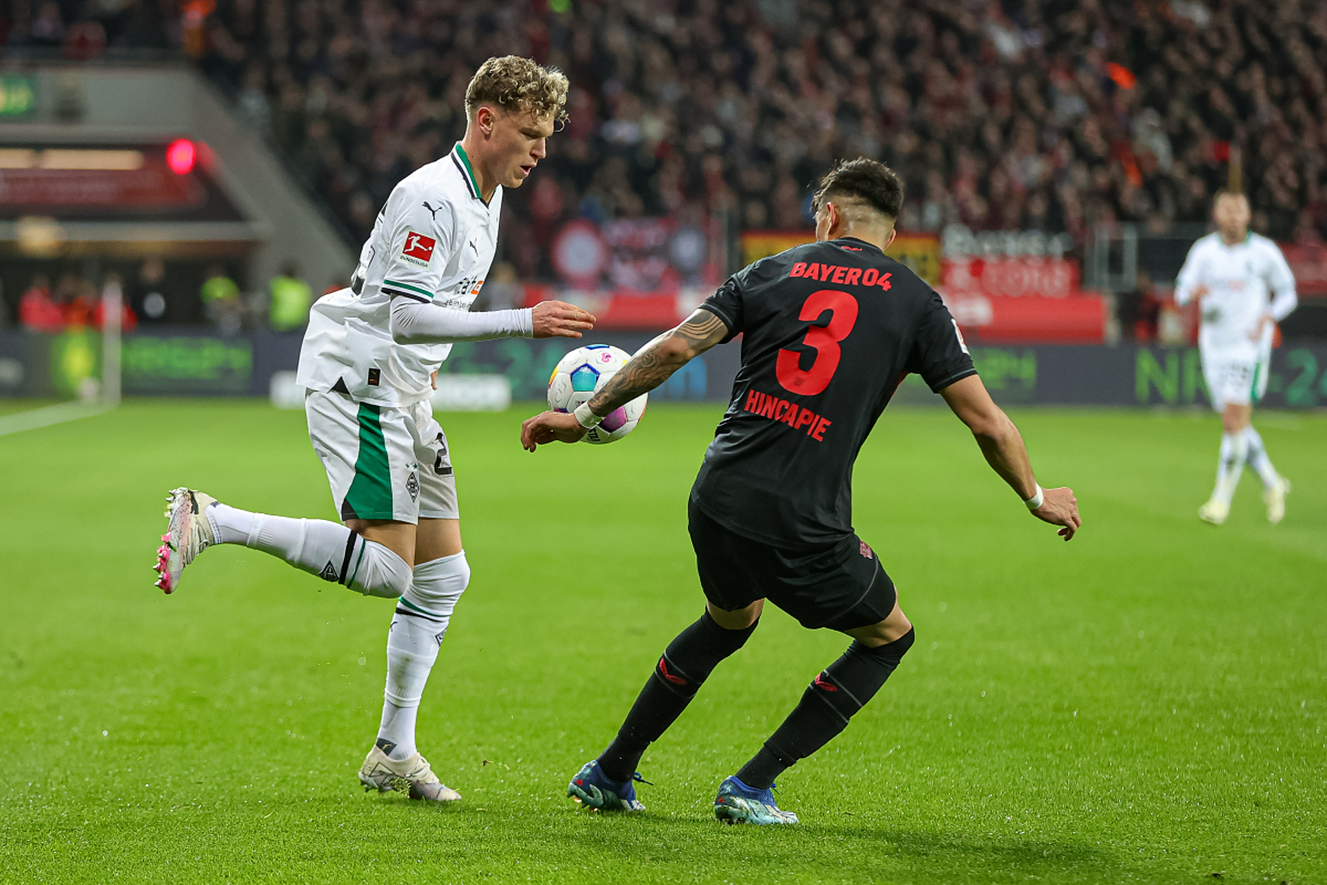 勒沃库森一球小胜，继续向前迈进