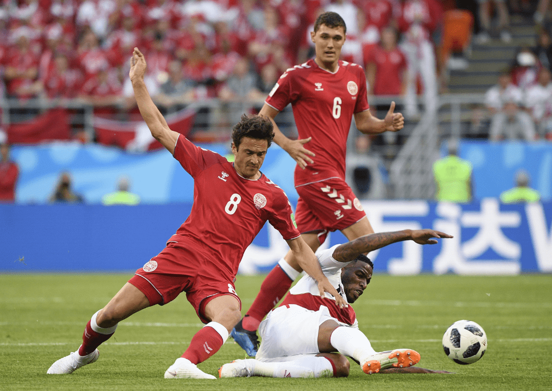 秘鲁队客场逼平法国队，欧预赛小组混战