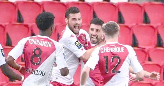 昨晚摩纳哥客场击败里昂，取得胜利