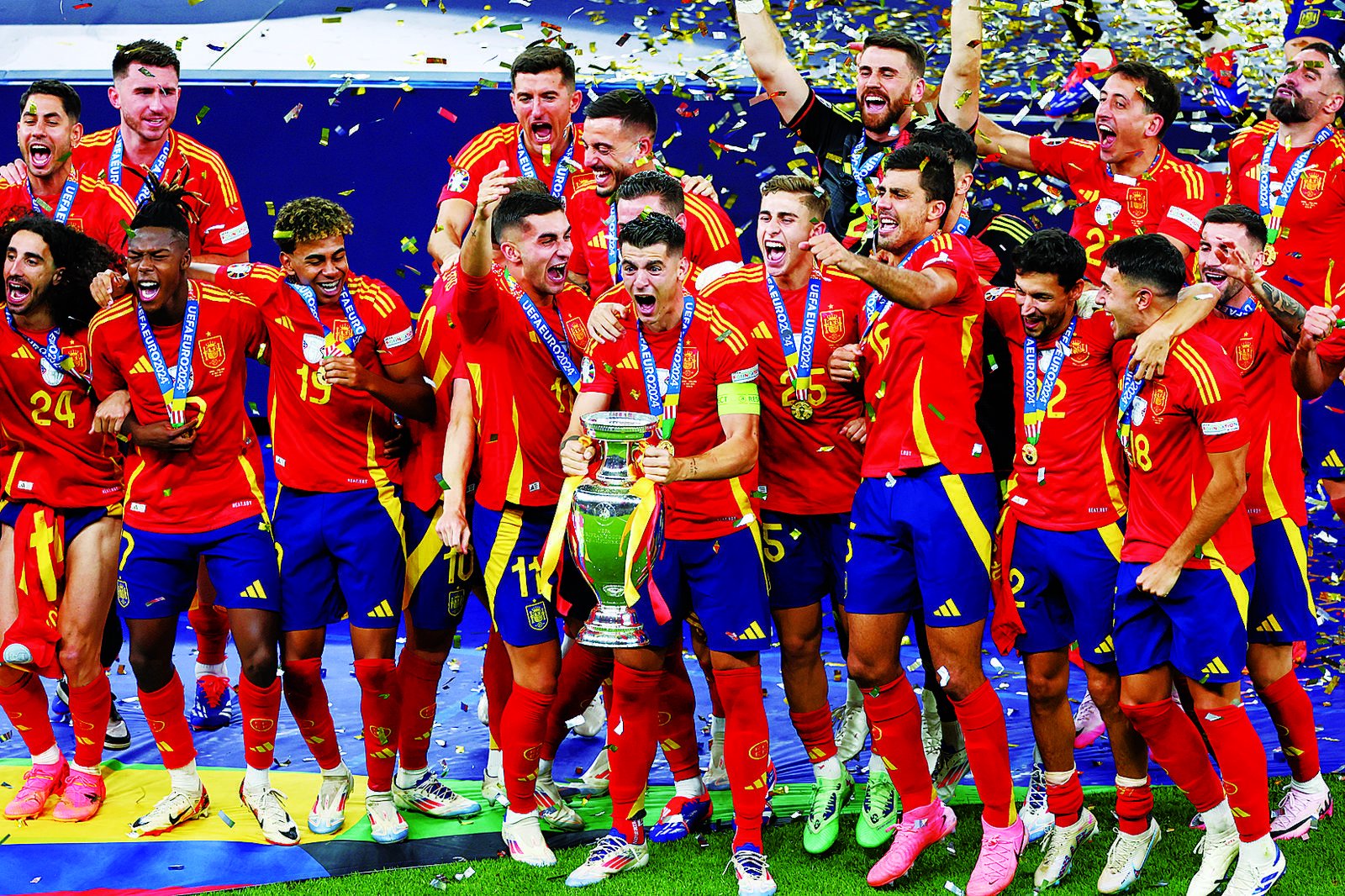 包含欧洲杯赛事场面火爆，球员表现亮眼的词条