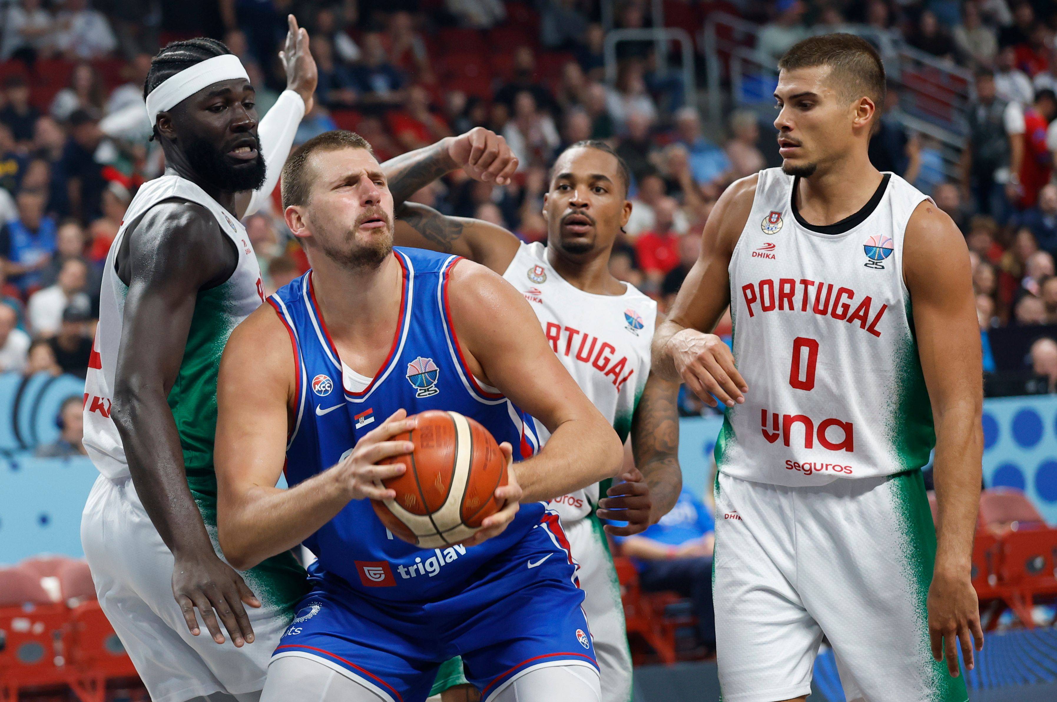 包含欧洲杯赛事场面火爆，球员表现亮眼的词条