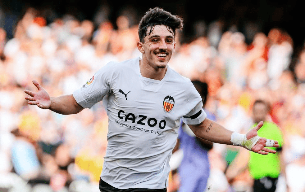 比利亚雷亚尔绝杀对手，满载胜利而归的简单介绍