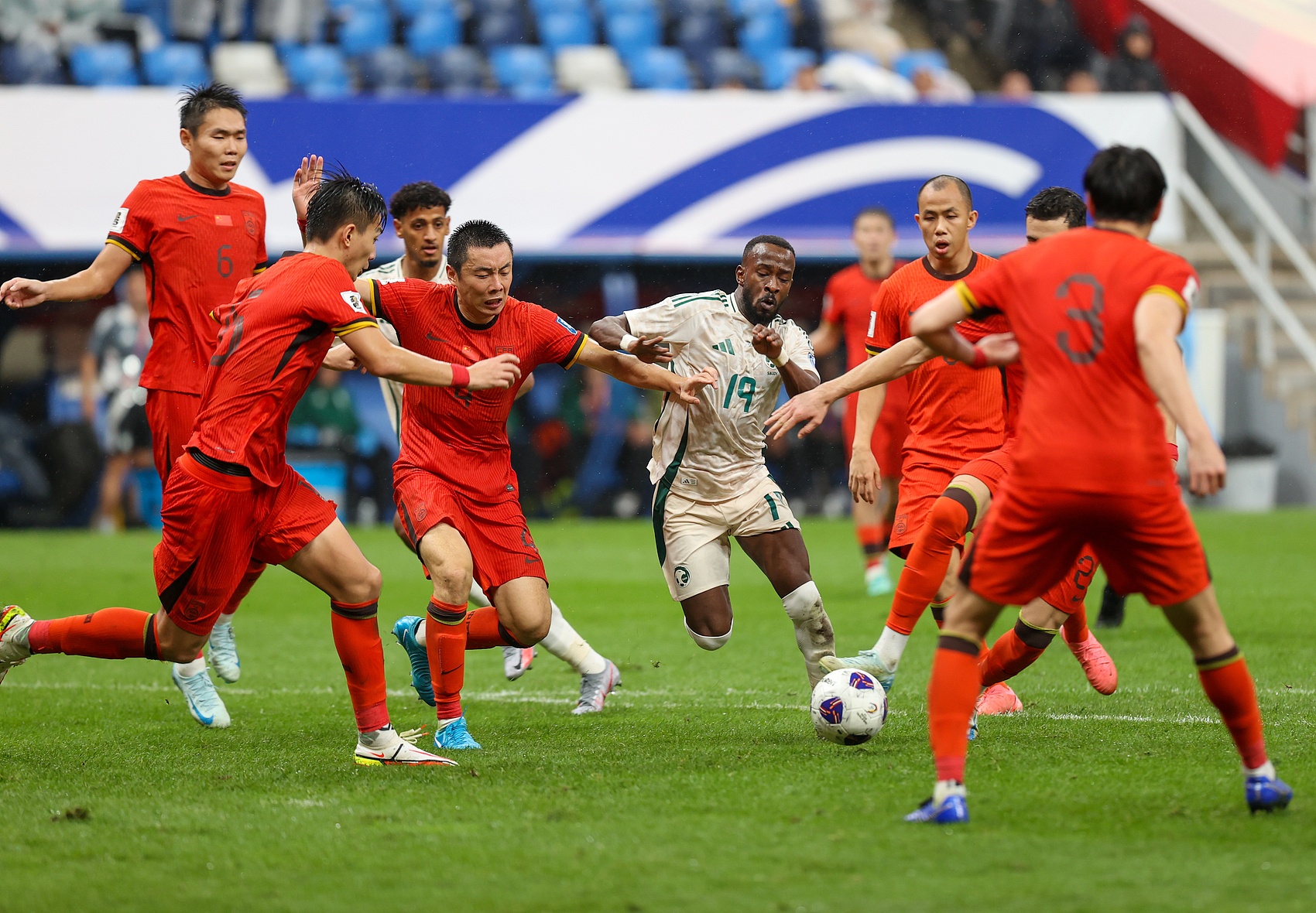 东南亚队众将出色，抢眼比赛中