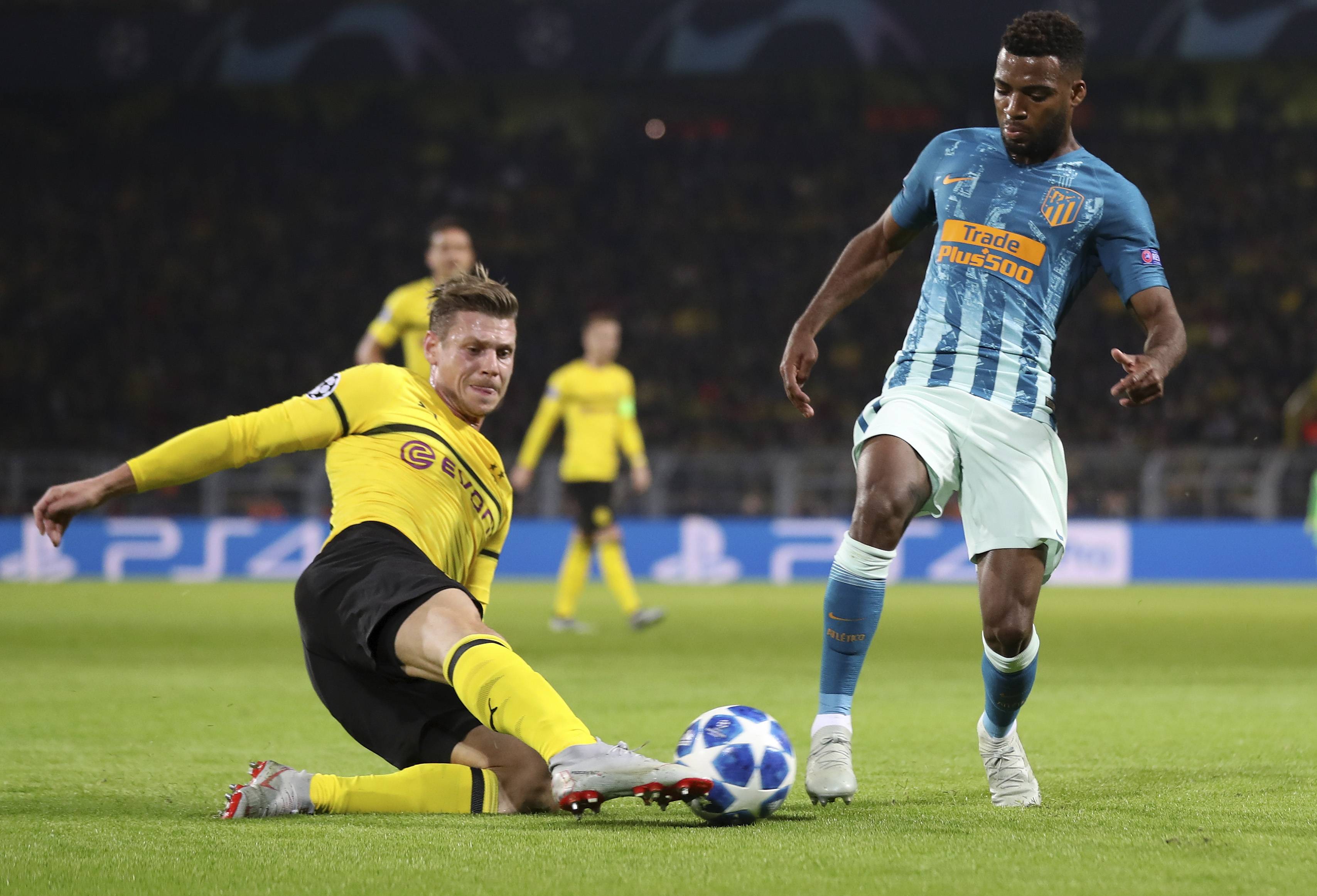 马德里竞技遭遇惨败，需调整战术策略