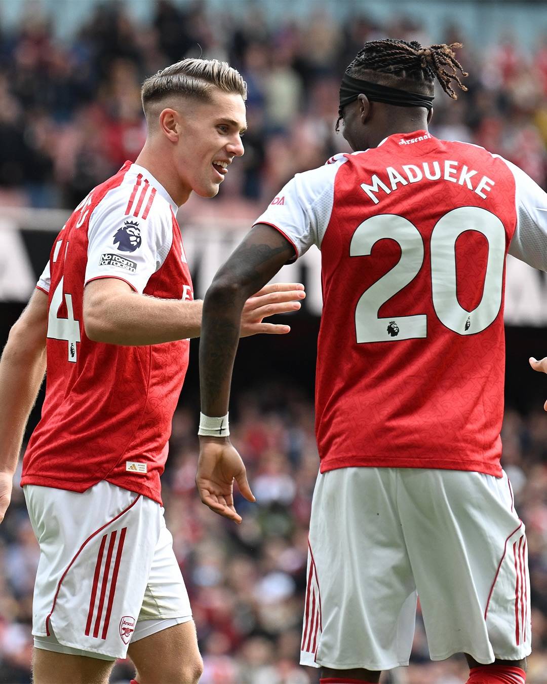 关于阿森纳队球员集体发挥，逆转取胜的信息