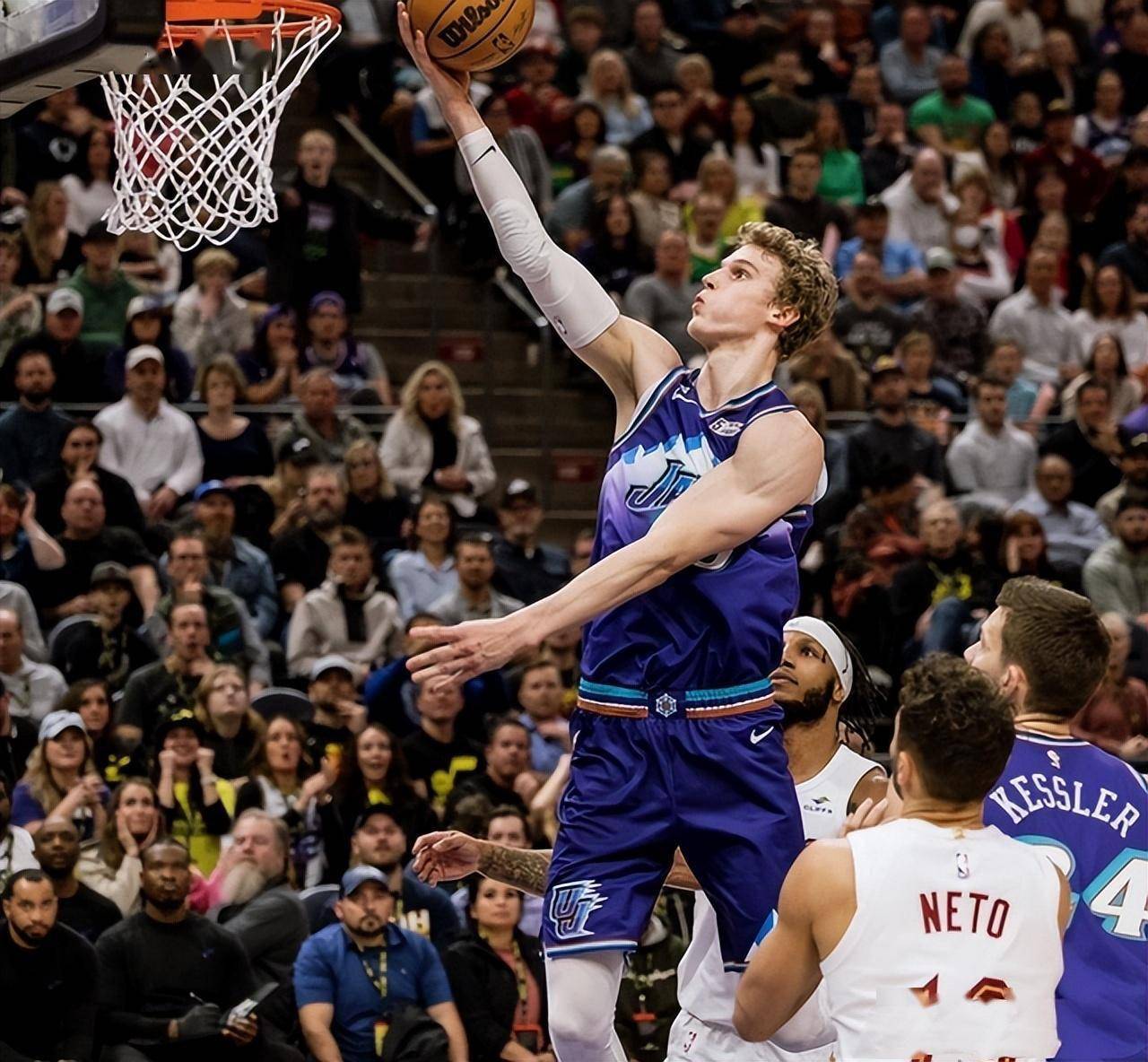 爵士擒下魔术,米切尔砍下35分 爵士擒下魔术,米切尔砍下35分