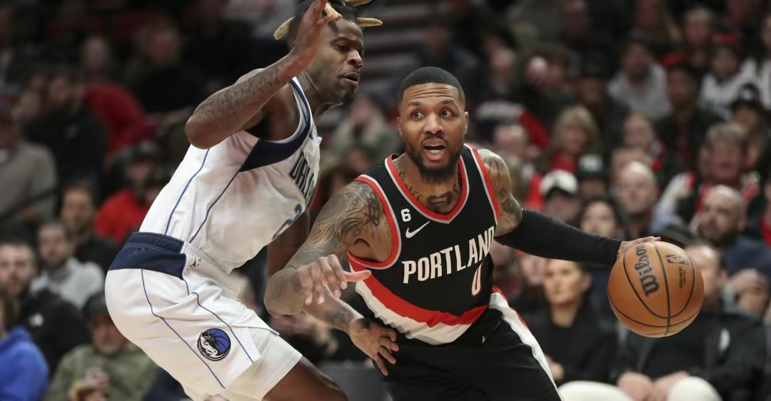 拓荒者逆转太阳，利拉德砍下40分