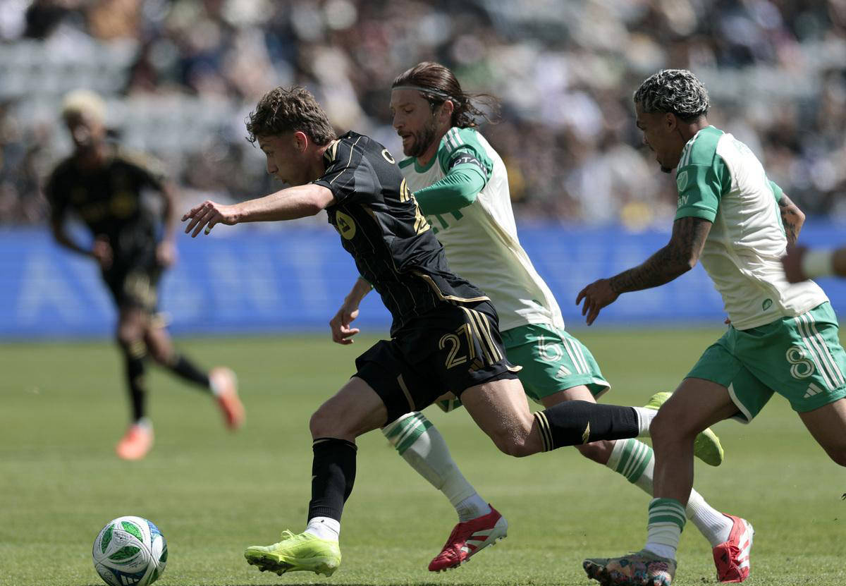 尤文图斯主场大胜热那亚，重返联赛前四