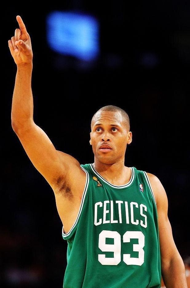 凯尔特人老将表现稳定，为球队贡献不可或缺力量的简单介绍